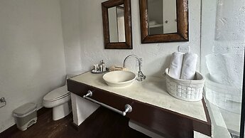 Hotel Acantilado de la Tierra