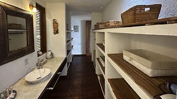 Hotel Acantilado de la Tierra