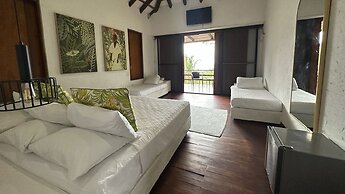 Hotel Acantilado de la Tierra