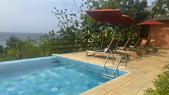 Hotel Acantilado de la Tierra