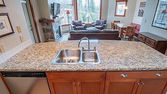 Timberline Lodges by Fernie Lodging Co