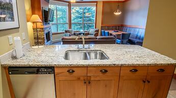 Timberline Lodges by Fernie Lodging Co
