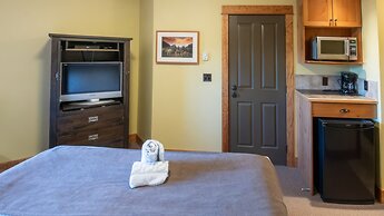 Timberline Lodges by Fernie Lodging Co