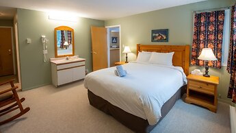 Timberline Lodges by Fernie Lodging Co