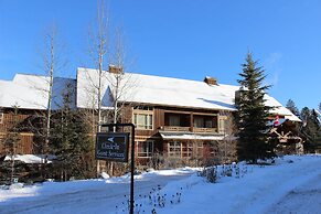 Timberline Lodges by Fernie Lodging Co