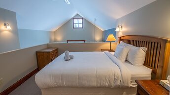 Timberline Lodges by Fernie Lodging Co