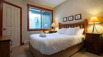 Timberline Lodges by Fernie Lodging Co