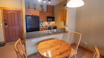 Timberline Lodges by Fernie Lodging Co