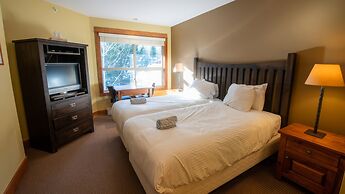 Timberline Lodges by Fernie Lodging Co