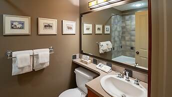 Timberline Lodges by Fernie Lodging Co