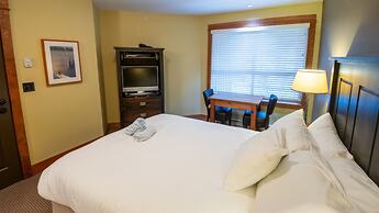 Timberline Lodges by Fernie Lodging Co