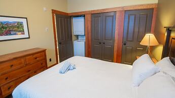 Timberline Lodges by Fernie Lodging Co