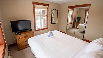 Timberline Lodges by Fernie Lodging Co