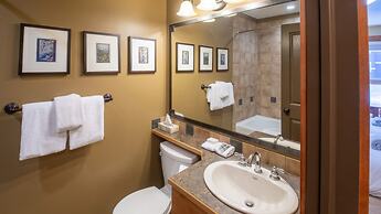 Timberline Lodges by Fernie Lodging Co