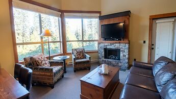 Timberline Lodges by Fernie Lodging Co