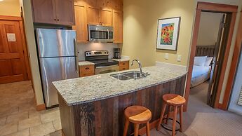 Timberline Lodges by Fernie Lodging Co