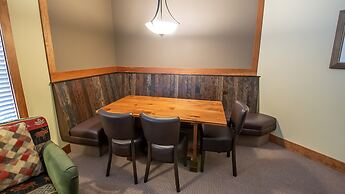 Timberline Lodges by Fernie Lodging Co