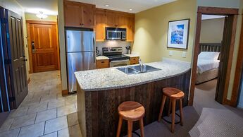 Timberline Lodges by Fernie Lodging Co