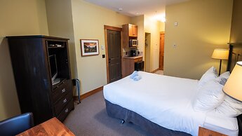 Timberline Lodges by Fernie Lodging Co