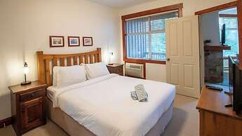 Timberline Lodges by Fernie Lodging Co