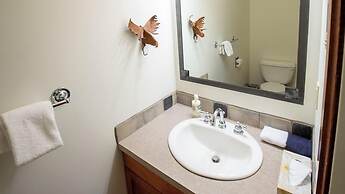 Timberline Lodges by Fernie Lodging Co