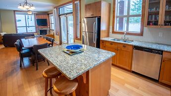 Timberline Lodges by Fernie Lodging Co