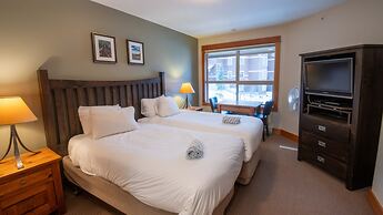 Timberline Lodges by Fernie Lodging Co