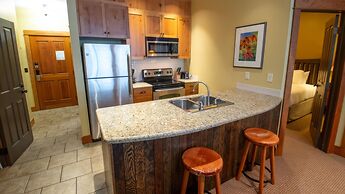 Timberline Lodges by Fernie Lodging Co