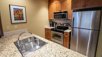 Timberline Lodges by Fernie Lodging Co