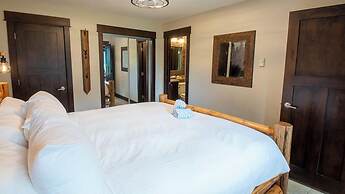 Timberline Lodges by Fernie Lodging Co