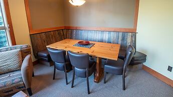 Timberline Lodges by Fernie Lodging Co