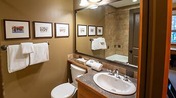 Timberline Lodges by Fernie Lodging Co