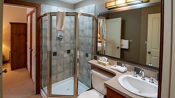 Timberline Lodges by Fernie Lodging Co