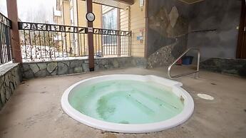 Timberline Lodges by Fernie Lodging Co