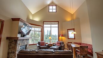 Timberline Lodges by Fernie Lodging Co