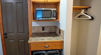 Timberline Lodges by Fernie Lodging Co