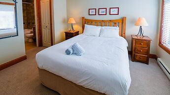 Timberline Lodges by Fernie Lodging Co