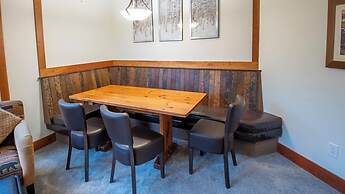 Timberline Lodges by Fernie Lodging Co