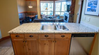 Timberline Lodges by Fernie Lodging Co