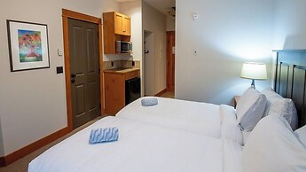 Timberline Lodges by Fernie Lodging Co