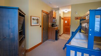 Timberline Lodges by Fernie Lodging Co