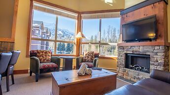 Timberline Lodges by Fernie Lodging Co