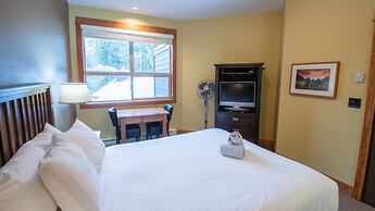 Timberline Lodges by Fernie Lodging Co