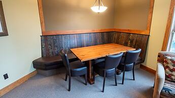 Timberline Lodges by Fernie Lodging Co