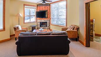 Timberline Lodges by Fernie Lodging Co