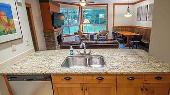 Timberline Lodges by Fernie Lodging Co