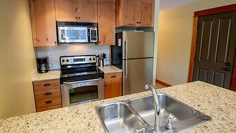 Timberline Lodges by Fernie Lodging Co