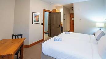 Timberline Lodges by Fernie Lodging Co