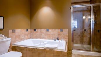 Timberline Lodges by Fernie Lodging Co