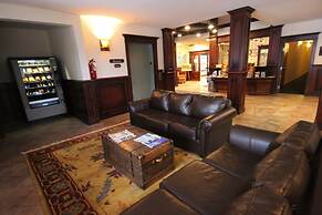 Timberline Lodges by Fernie Lodging Co